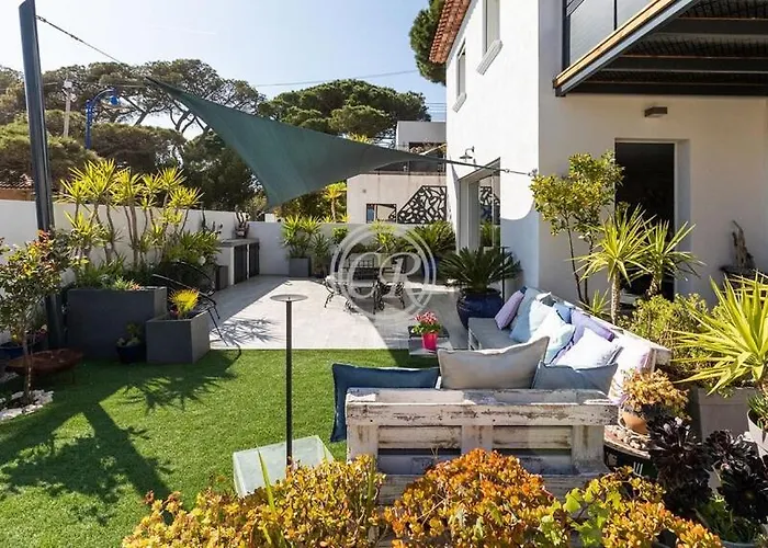 Superbe Contemporaine Pied Dans L'eau * Hyères